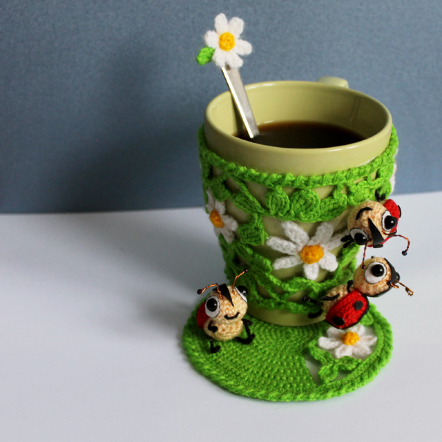 Blog content image for 'Чехол на чашку "Ромашки и букашки". Часть 2.'